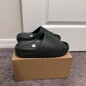Yeezy Slides